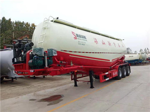 粉粒物料運(yùn)輸半掛車(chē)廠家直銷(xiāo)